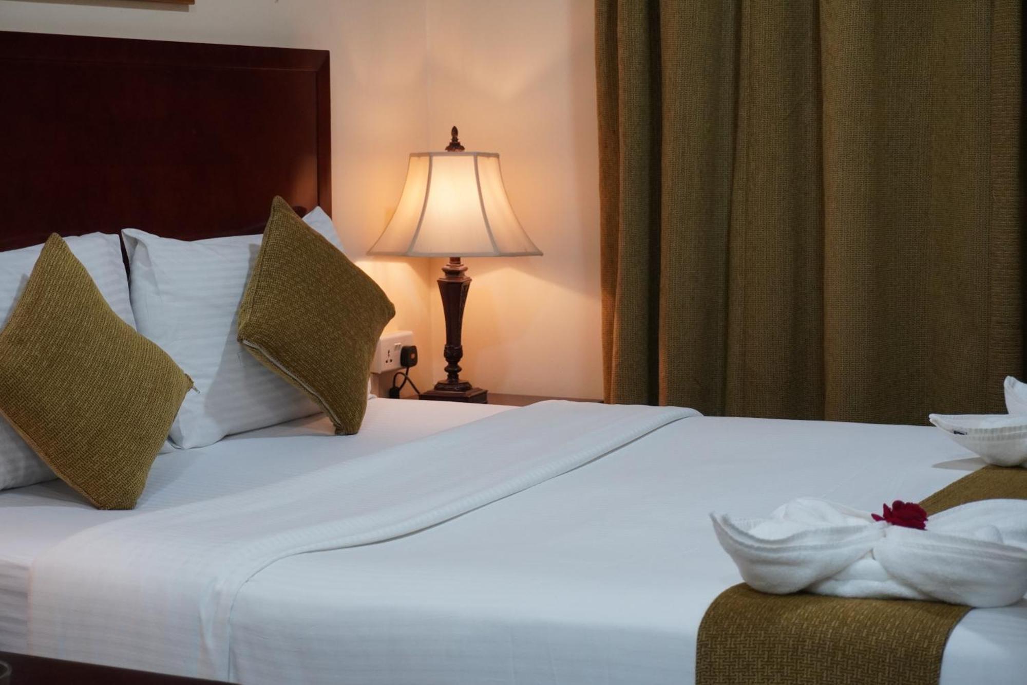 Onyx Hotel Apartments - Maha Hospitality Group Ajman Esterno foto
