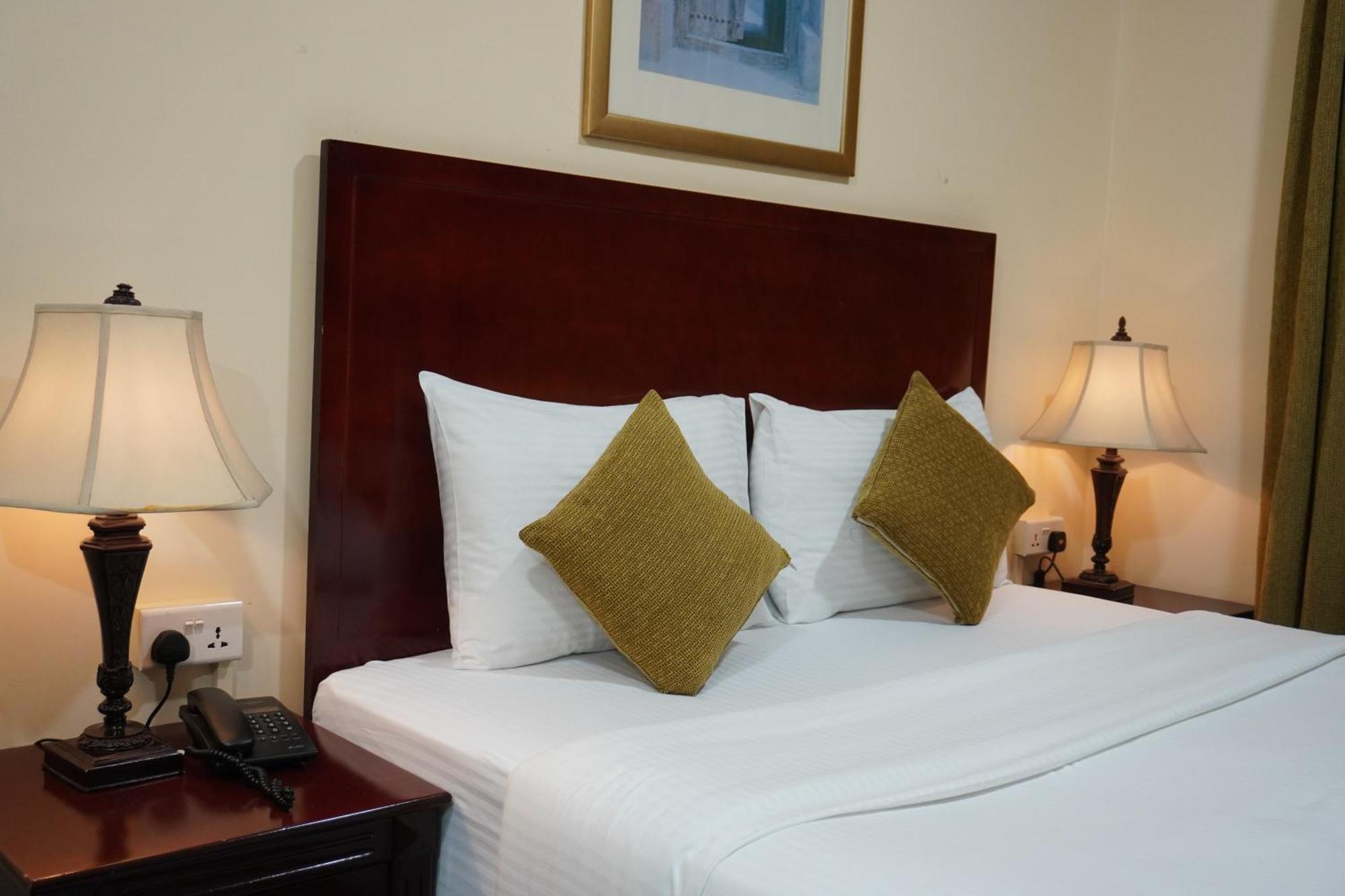Onyx Hotel Apartments - Maha Hospitality Group Ajman Esterno foto